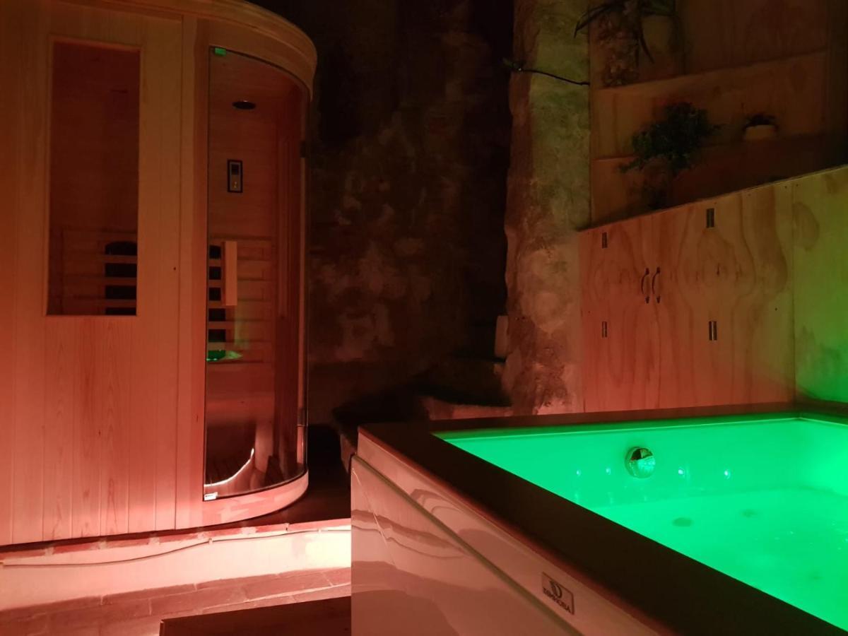 Вилла La Grotta Nel Borgo Роккастрада Экстерьер фото